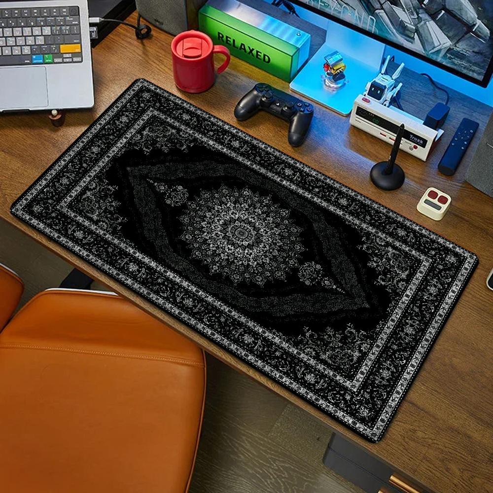 سجادة فأرة جديدة سوداء بنمط ال - مراجعة Retro Gaming Desk وسعره