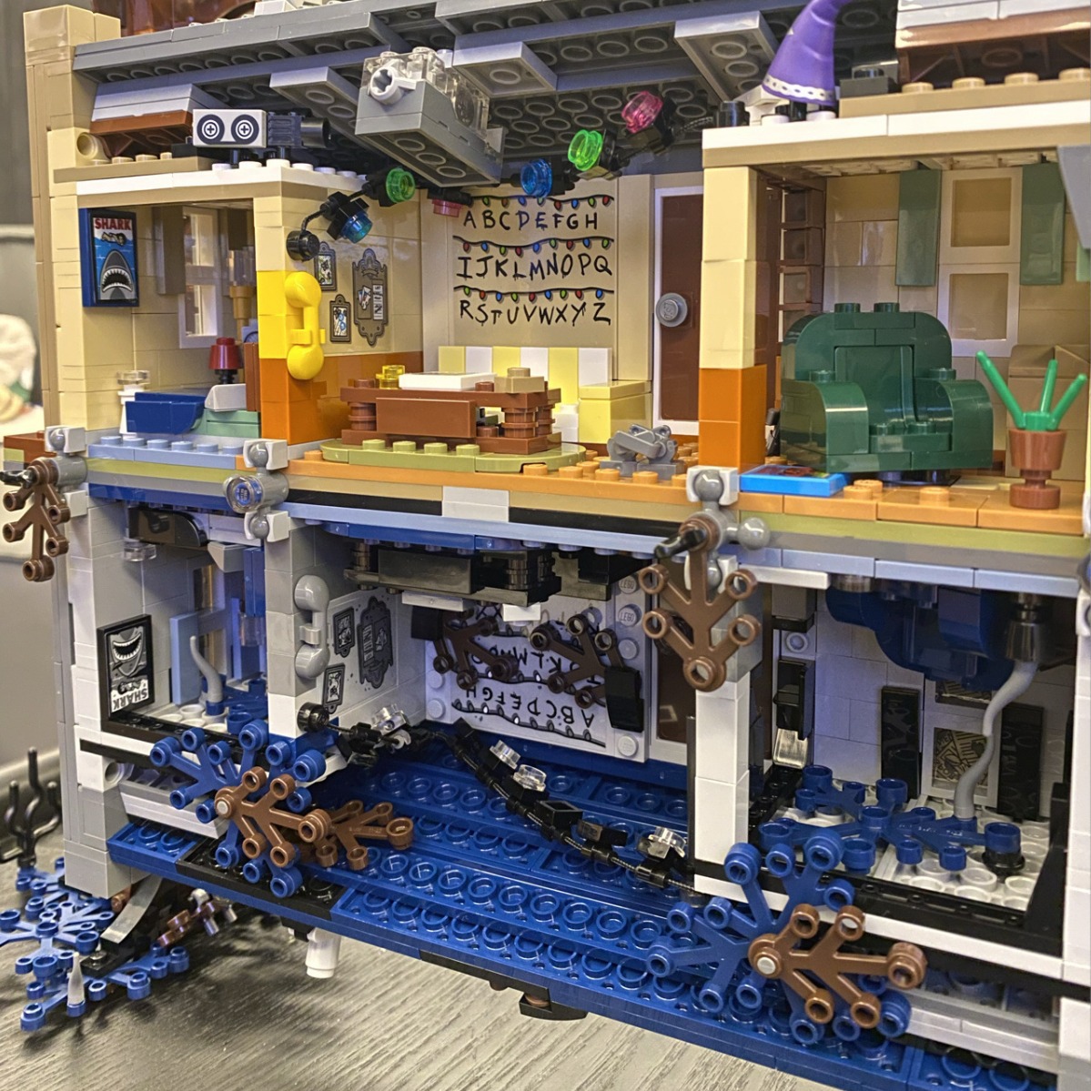 مكعبات بناء نموذج مشهد شوارع ف - مراجعة Retro Gaming Lego وسعره